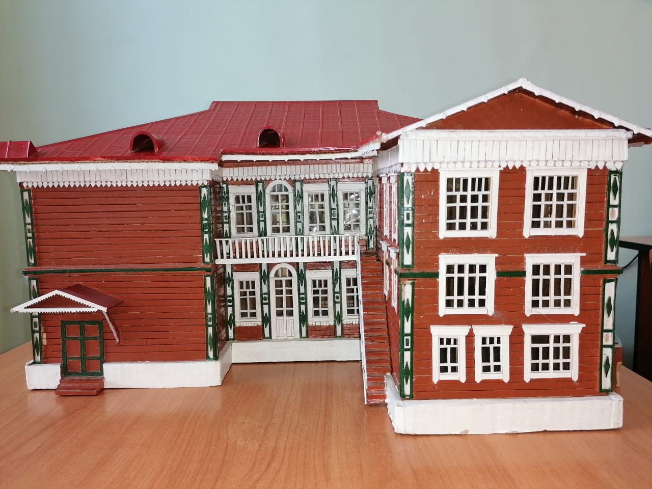 макет первого здания школы